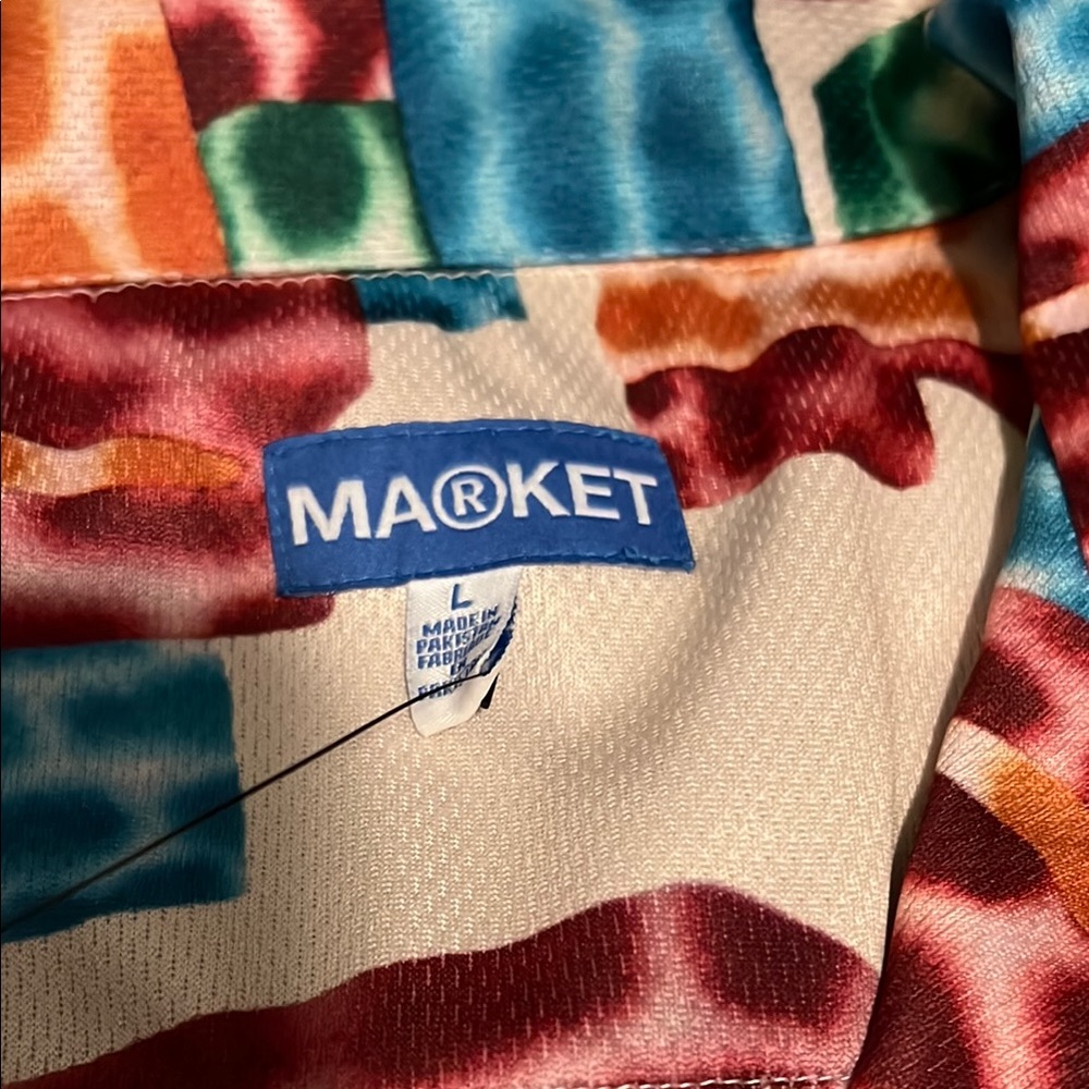 Colorful Geometric Button-Up Shirt - Picture 3 of 7